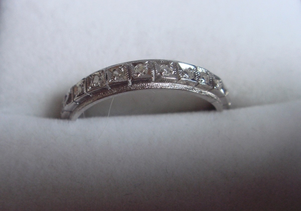 Sparkly eye candy found at thefacetlounge.com!